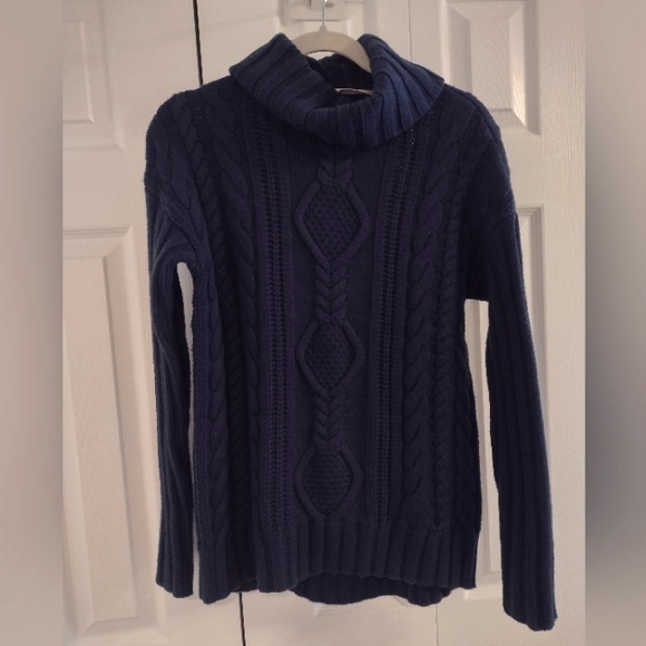 Athleta 100% Merino Wool Sweater Navy Blue Fisherman Cable Knit Turtleneck XS - Picture 1 of 4